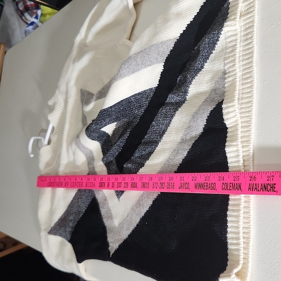 Lise J Sweater Womens Size M wool Angora Blend Abstract Print has spot - Picture 7 of 8